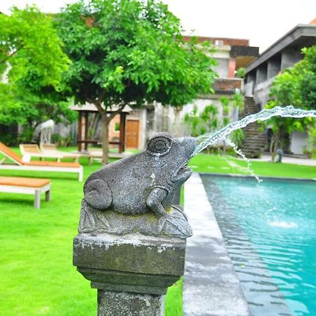Si Doi Hotel Legian Кута Екстериор снимка