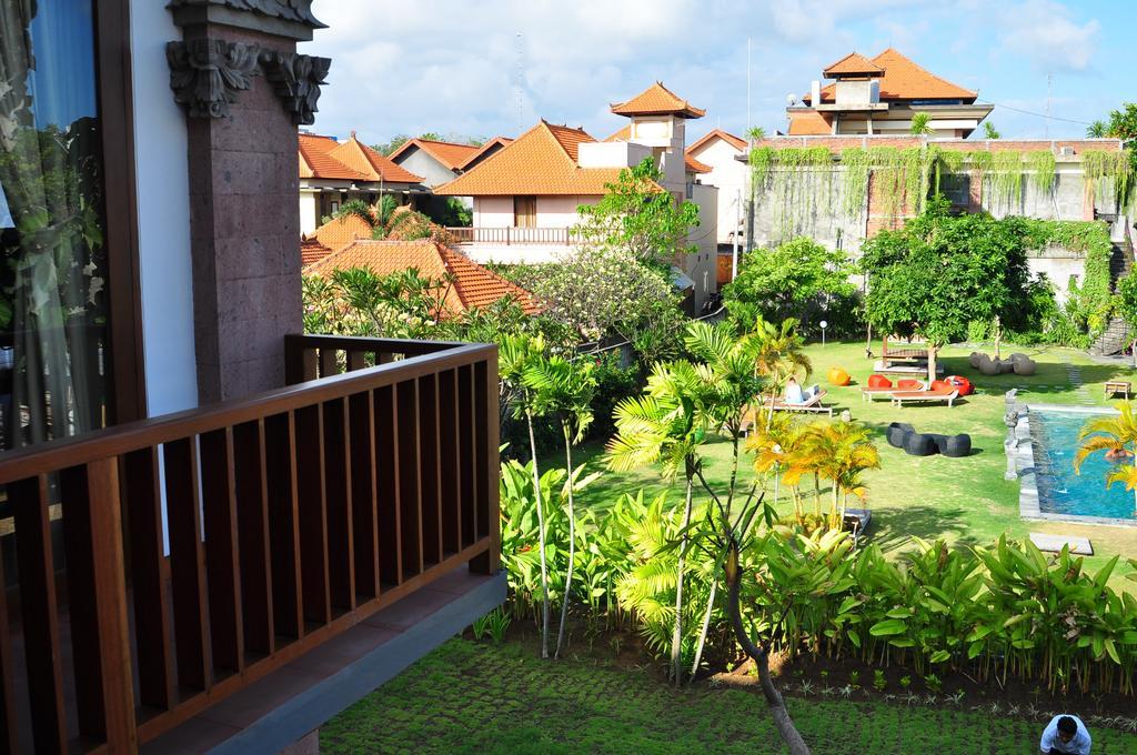Si Doi Hotel Legian Кута Стая снимка