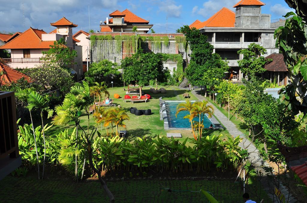 Si Doi Hotel Legian Кута Стая снимка