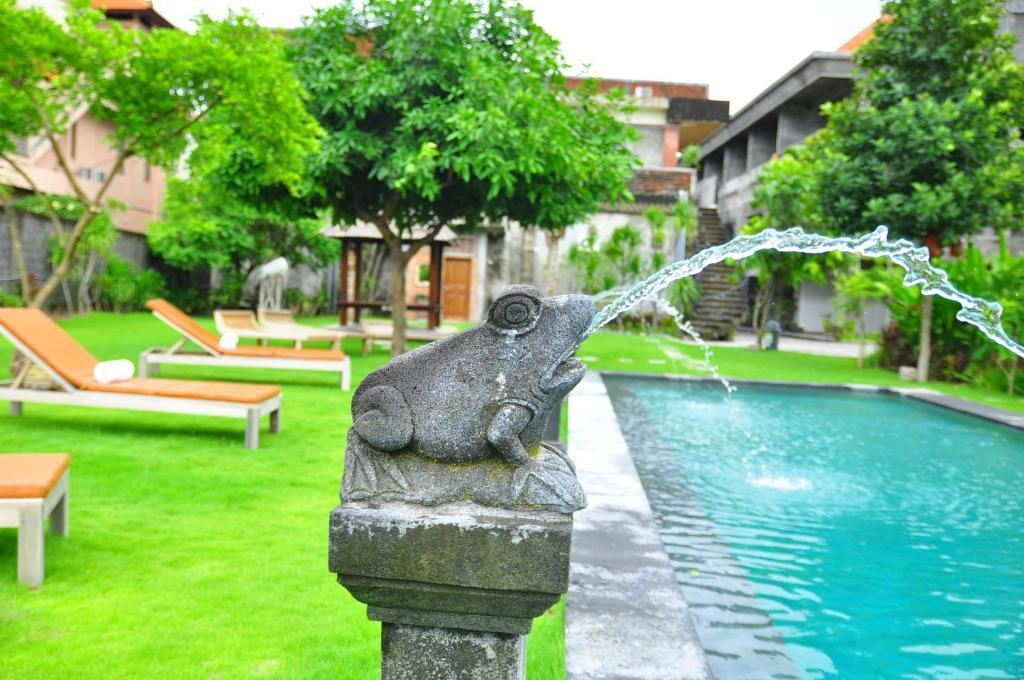Si Doi Hotel Legian Кута Екстериор снимка
