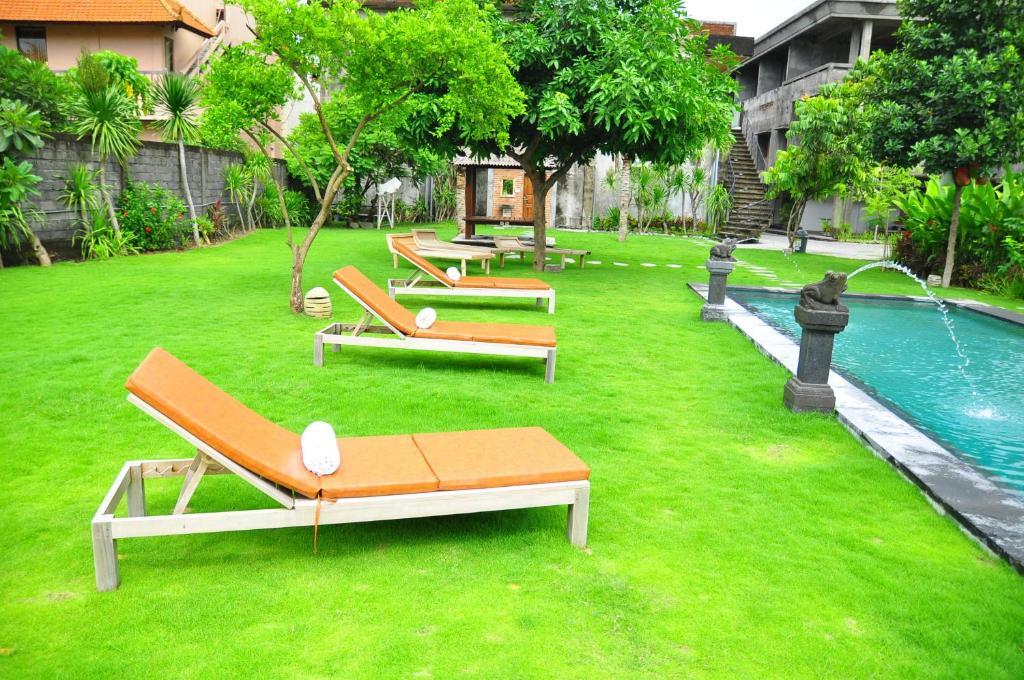 Si Doi Hotel Legian Кута Екстериор снимка