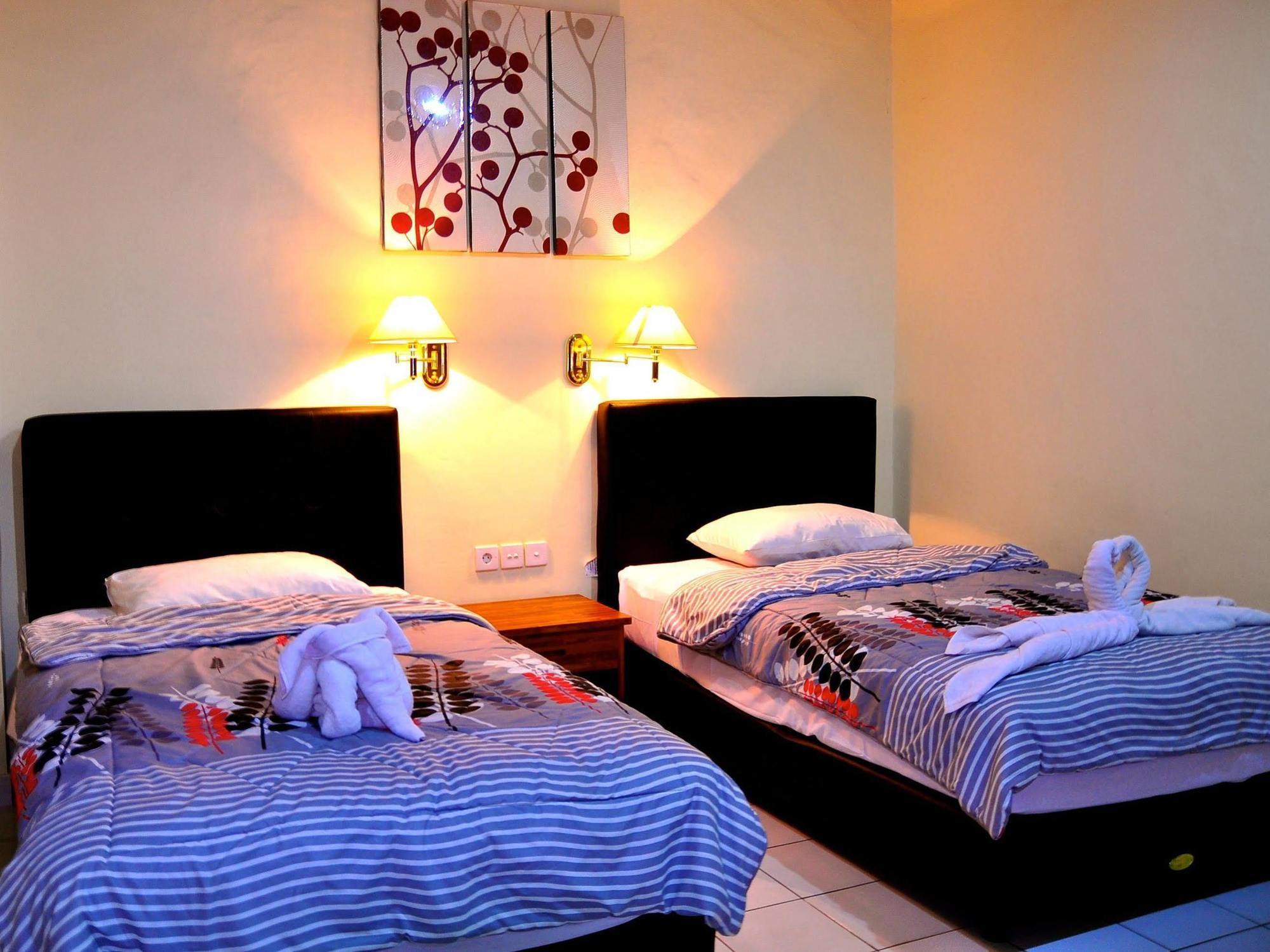 Si Doi Hotel Legian Кута Екстериор снимка